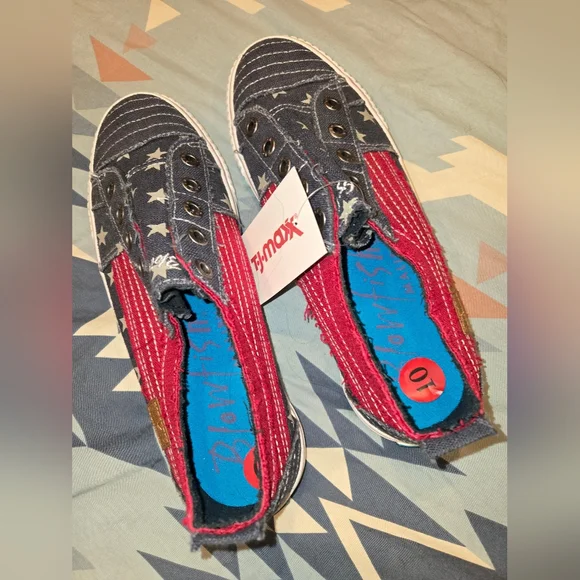 Blowfish Red and Blue Starry Slip-On Sneakers Women's Size 10 - Picture 3 of 5